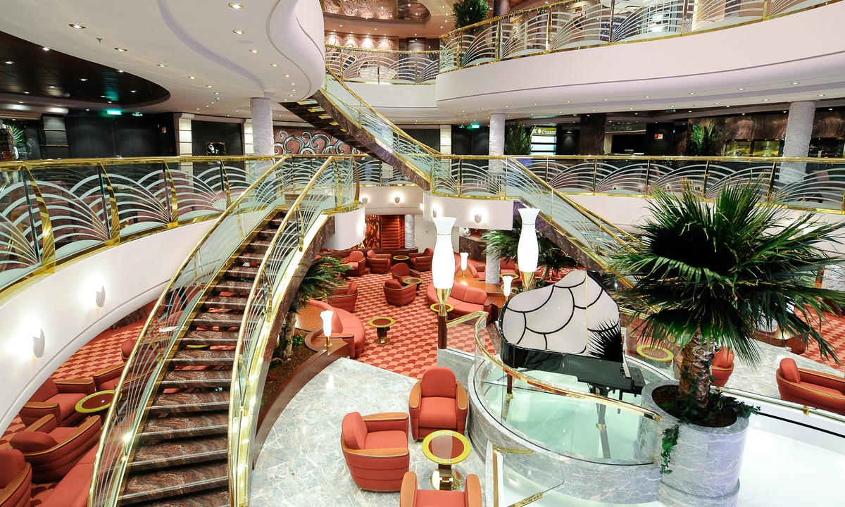 MSC Magnifica Cruise Ship | All Reviews & Images