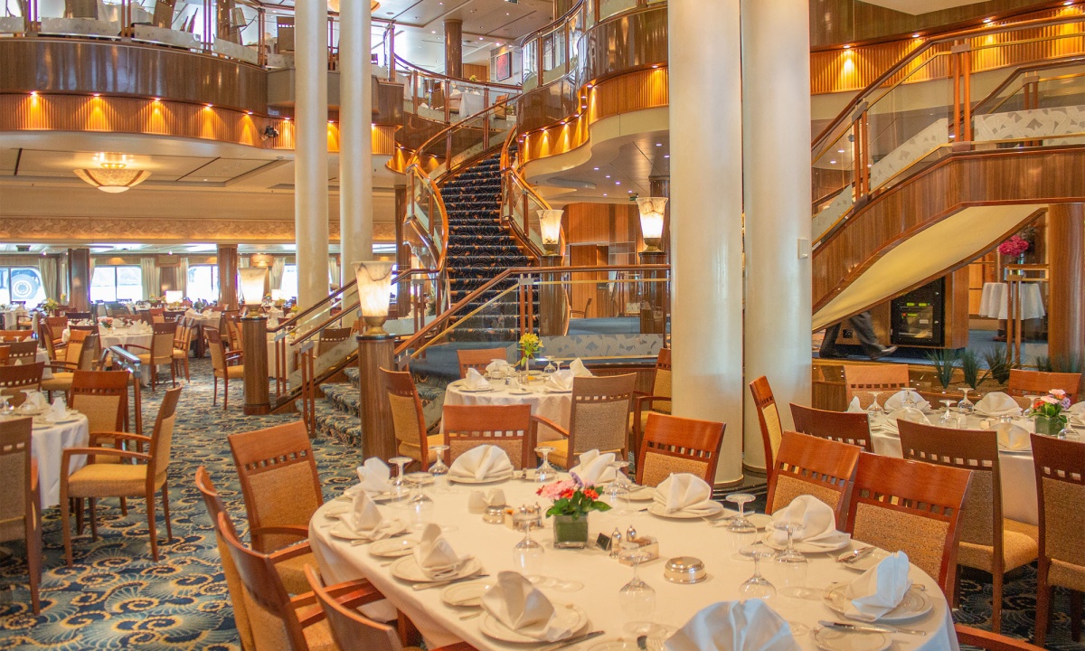 Queen Mary 2 Kreuzfahrten, Queen Mary 2 Main Dining Room Layout