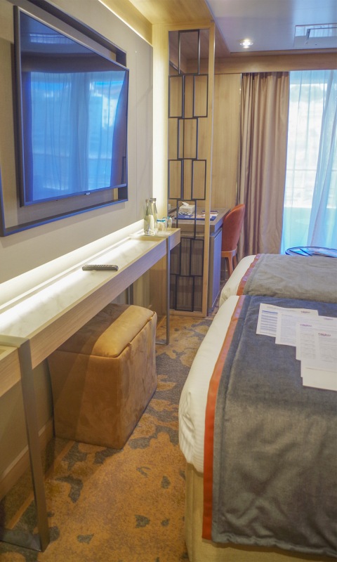 Ms World Explorer Nicko Cruises