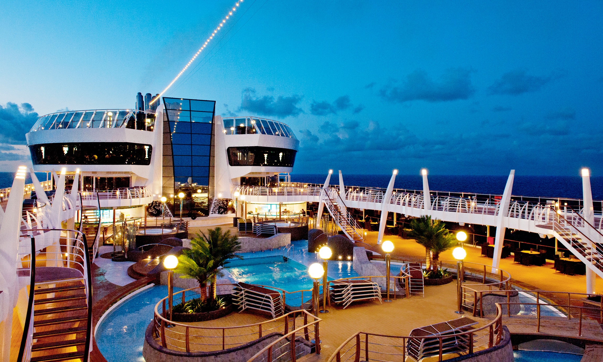 MSC Divina Cruise Ship Itineraries & Reviews